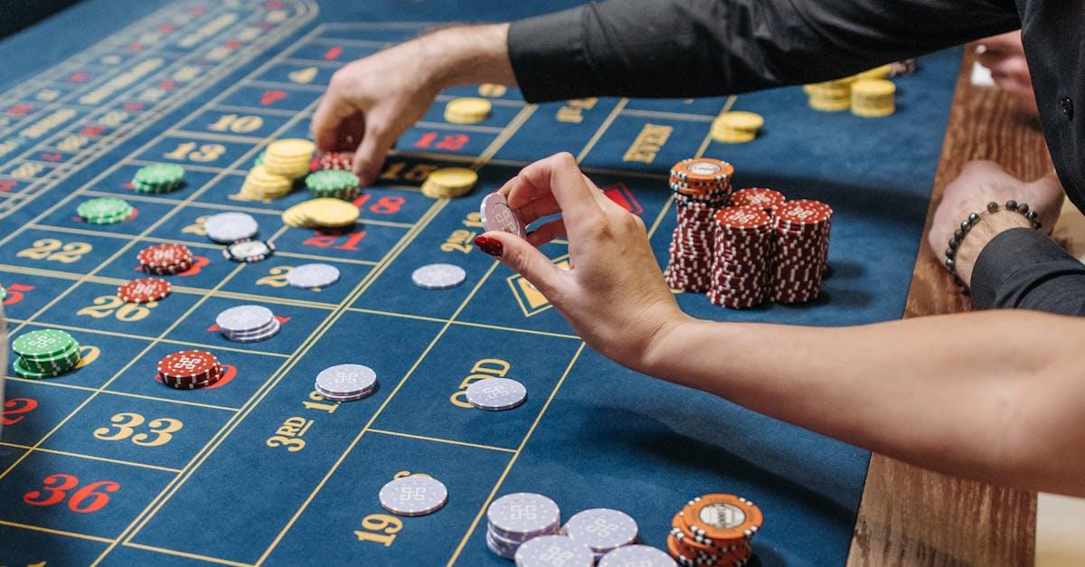 Tứ quý có chặt được đôi heo không luật chơi bài tiến lên mới nhất 2024